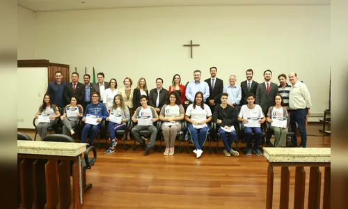 Vereadores eleitos pelo Parlamento Jovem são diplomados 
