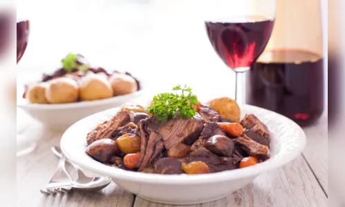 
							Sommelier indica harmonizações perfeitas entre pratos e vinhos
						
						