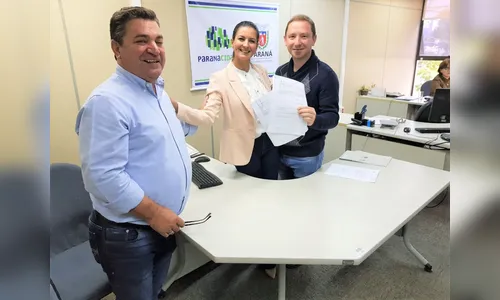 Arapongas recebe veículo e caminhão compactador através do Governo Estadual