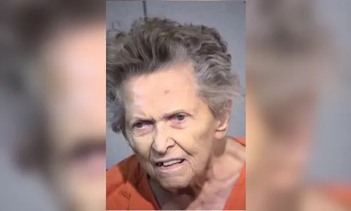 Mãe de 92 anos mata filho e tenta atirar na namorada dele por não querer ir para asilo
