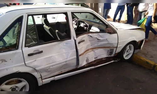 Acidente entre carro e moto deixa uma pessoa ferida em Apucarana