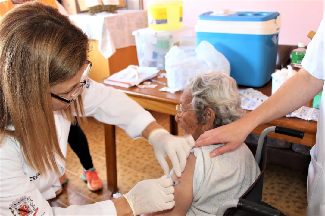 Arapongas atinge 98% do público alvo durante Campanha de Vacinação contra a gripe