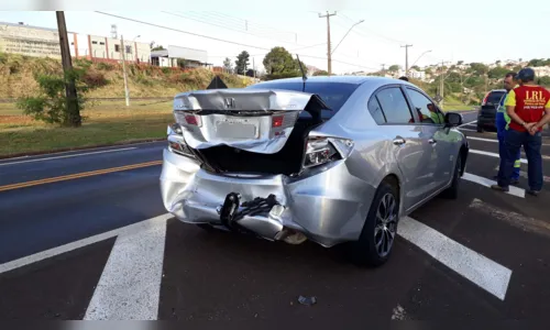 
							Engavetamento envolve três carros na BR-376 em Jandaia do Sul
						
						