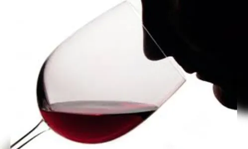 
							Aprenda a degustar um bom vinho e conheça os benefícios da bebida
						
						