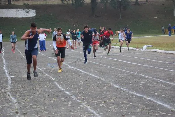 A modalidade de atletismo foi realizada no Complexo Esportivo Lagoão - Foto: SEED