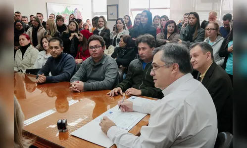 Prefeito autoriza reforma de CMEI e nova quadra esportiva em escola