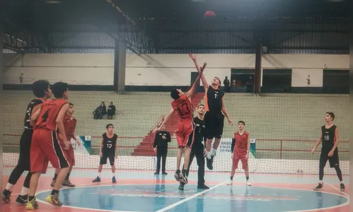 Modalidades coletivas dos Jogos Escolares do Paraná definem os campeões