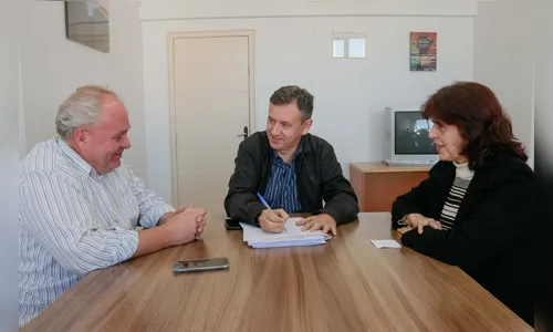 Prefeitura libera 13º e injeta R$ 4,5 milhões na economia local