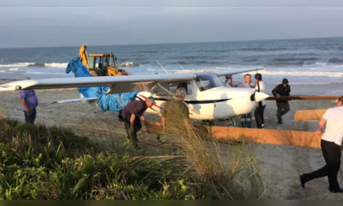 Avião faz pouso forçado no litoral do Paraná