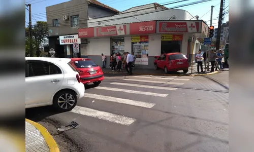 Acidente na área central de Apucarana provoca danos materiais