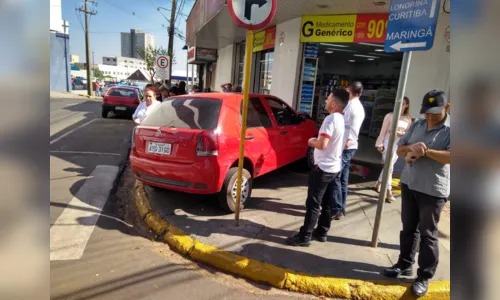 
							Acidente na área central de Apucarana provoca danos materiais
						
						