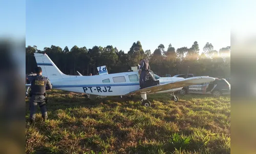 Avião com 150 kg de maconha faz pouso forçado em fazenda