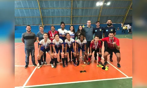 Apucarana conquista título no futsal feminino dos Jogos da Juventude do Paraná
