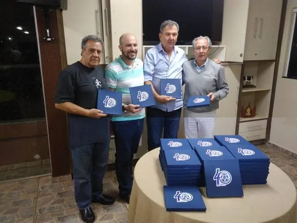 Reuvalmiro, Fábio, José Rubens e Claudinê, durante o lançamento do livro do VACA |  Foto: TNonline