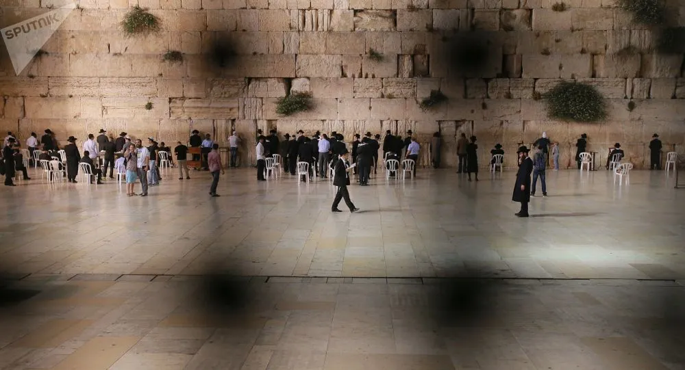 Pedra de 100 quilos caiu do Muro das Lamentações em Jerusalém - Foto: Sputnik / Vitaly Belousov/Reprodução