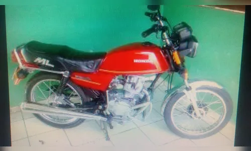 Vídeo mostra ladrão furtando moto nesta tarde em Apucarana; assista