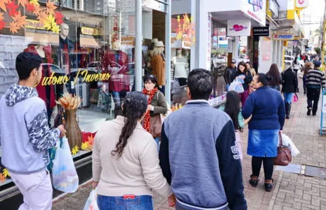 A partir de hoje, cerca de 150 lojas trazem descontos de até 70%.