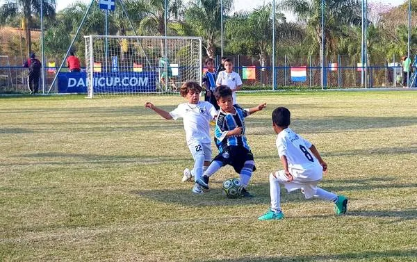 Country Club e Grêmio-RS se enfrentaram nesta quarta-feira pela semifinal da chave ouro da Dani Cup em São José do Rio Preto |  Foto: Divulgação