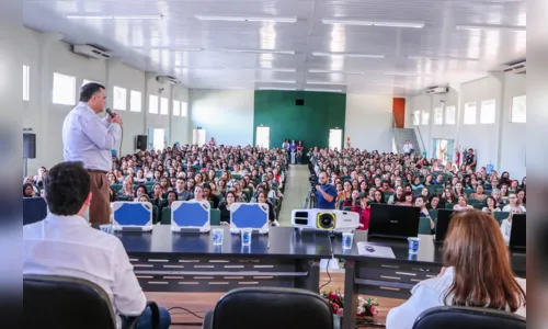 
							Apucarana investe R$3,3 milhões em tecnologia da informação nas escolas e CMEI’s
						
						