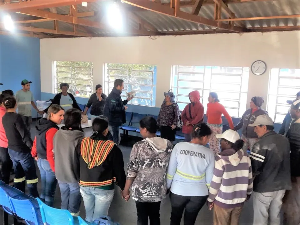 Hoje, mais um grupo participa do curso. (foto - assessoria)