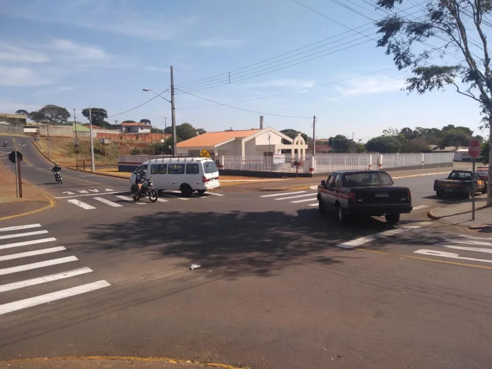 Cruzamento da Avenida Central do Paraná com a Rua Dom Pedro II. (foto - TNOnline)