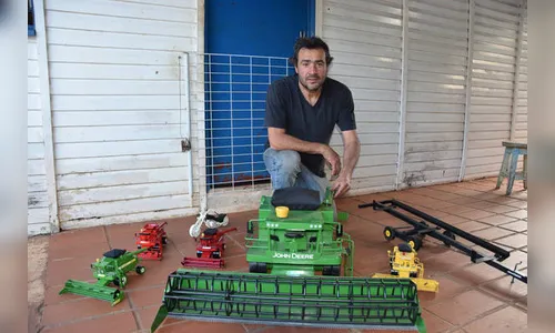 Artesão de Ivaiporã faz miniaturas com reciclados