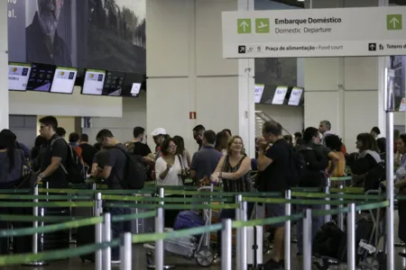 Anac: mais de 100 milhões de pessoas viajaram de avião no último ano - Foto: Fabio Rodrigues Pozzebom/Agência Brasil