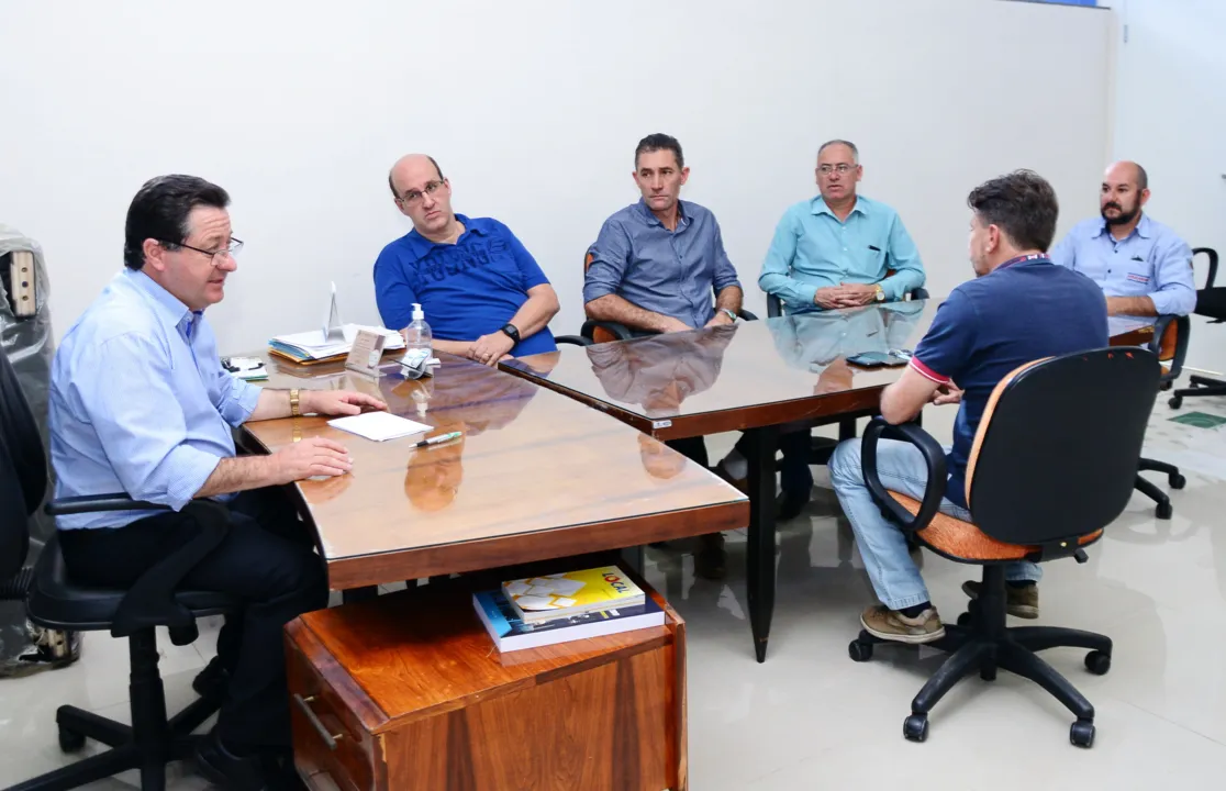 Reunião no gabinete de Mauro Bertoli - Foto: Delair Garcia