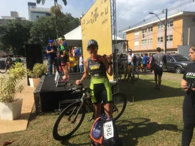 A apucaranense Rosiane Cristina Bolonhezi volta a ser destaque no triathlon - Foto: Divulgação