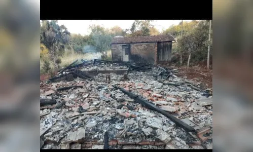 
							Incêndio destrói casa e deixa família desabrigada em Apucarana
						
						