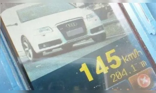 Audi é flagrado trafegando a 145 km/h no Paraná
