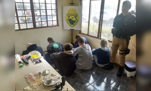 
							PM tem apoio do helicóptero do Graer para cumprir 11 mandados judiciais; veja vídeo
						
						