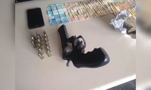 
							PM tem apoio do helicóptero do Graer para cumprir 11 mandados judiciais; veja vídeo
						
						