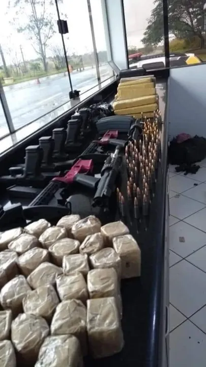 PRE apreende 18 quilos de maconha, armas e munições em Cruzeiro do Oeste