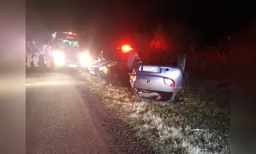 Duas pessoas ficam feridas após capotamento na BR-376 