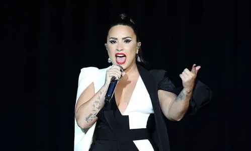 Demi Lovato fala pela primeira vez após overdose: ‘continuarei lutando’