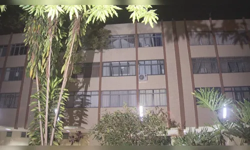 Mulher morre ao cair de 3º andar de prédio e marido é suspeito