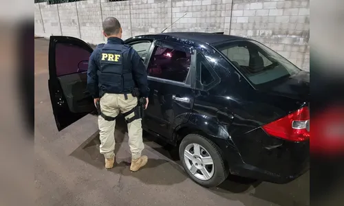 PRF apreende cocaína e crack escondidos em painel de veículo em Mandaguari