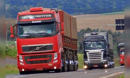 Temer sanciona lei do frete e veta anistia a multas para caminhoneiros