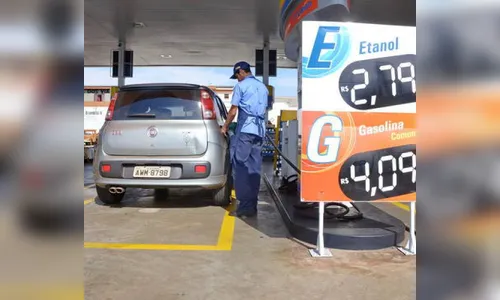 Com preços mais altos, venda de combustíveis cai 6% no primeiro semestre, diz IBGE