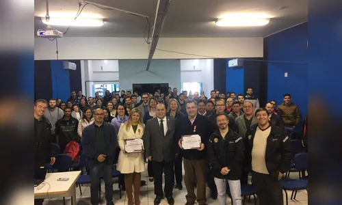 Conselho Regional de Educação Física presta homenagem ao prefeito de Apucarana