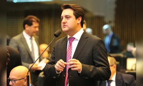 Ratinho Junior pede licença das atividades parlamentares