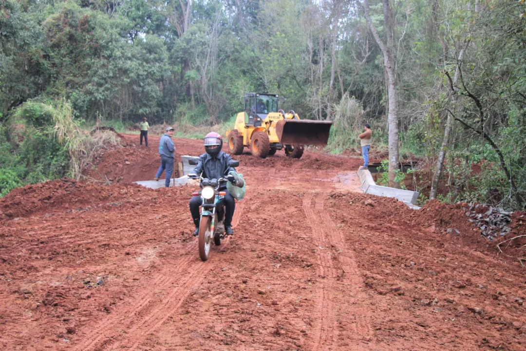 Prefeitura executa melhorias em Estrada Rural de acesso ao Novo Mundo