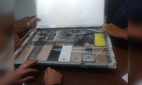 Polícia encontra 14 celulares escondidos dentro de TV que seria entregue no minipresídio 