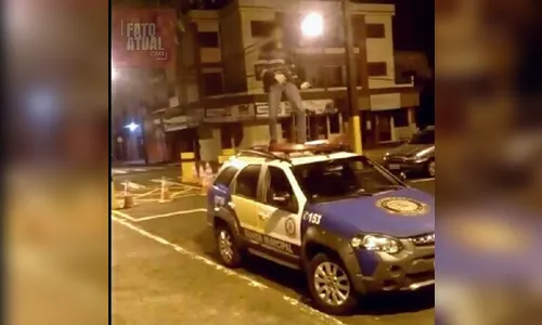 Menores são apreendidos pela GM após furto na prefeitura de Arapongas e danos em viatura