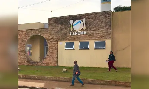 Vândalos são presos em flagrante depredando prédio público