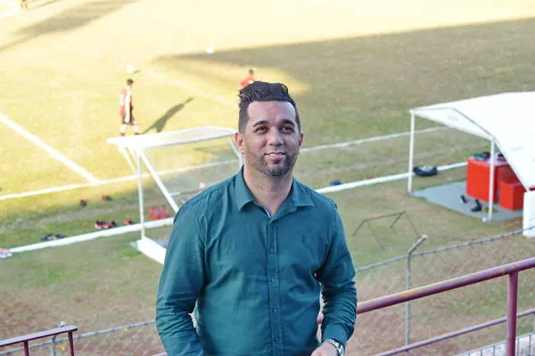 O presidente Douglas Rodrigues de Lima busca um novo treinador para o Apucarana  |  Foto: Sérgio Rodrigo