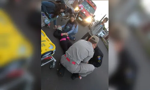 Acidente com moto em Apucarana deixa moça ferida