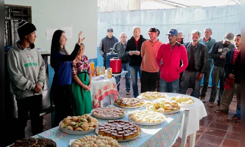 Café da manhã marca dia de luta da população de rua
