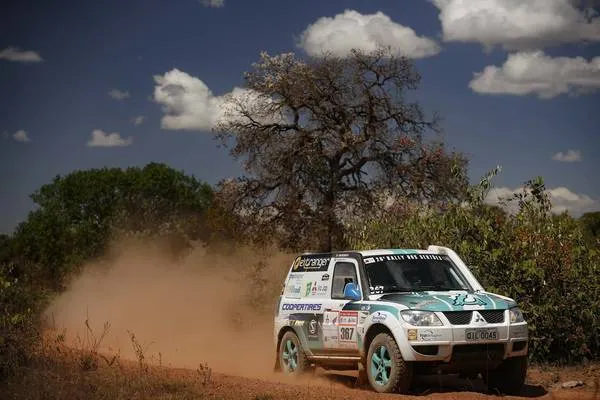 Otávio "Marreco" e Allan Enz estão disputando o Rally dos Sertões pela terceira vez - Foto: Divulgação